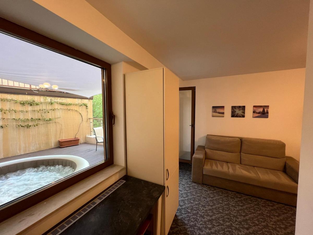 Coroni Studio With Jacuzzi Brașov Exterior foto